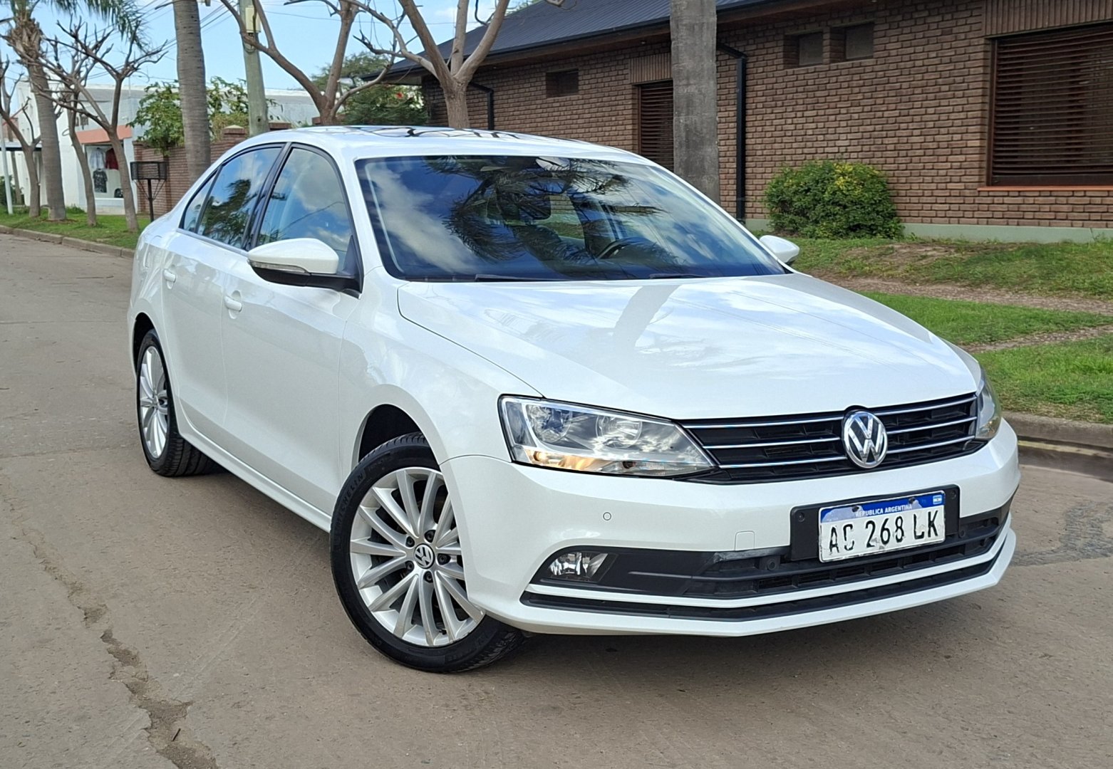 VOLKSWAGEN VENTO 1.4 TSI HIGHLINE DSG BM TECH