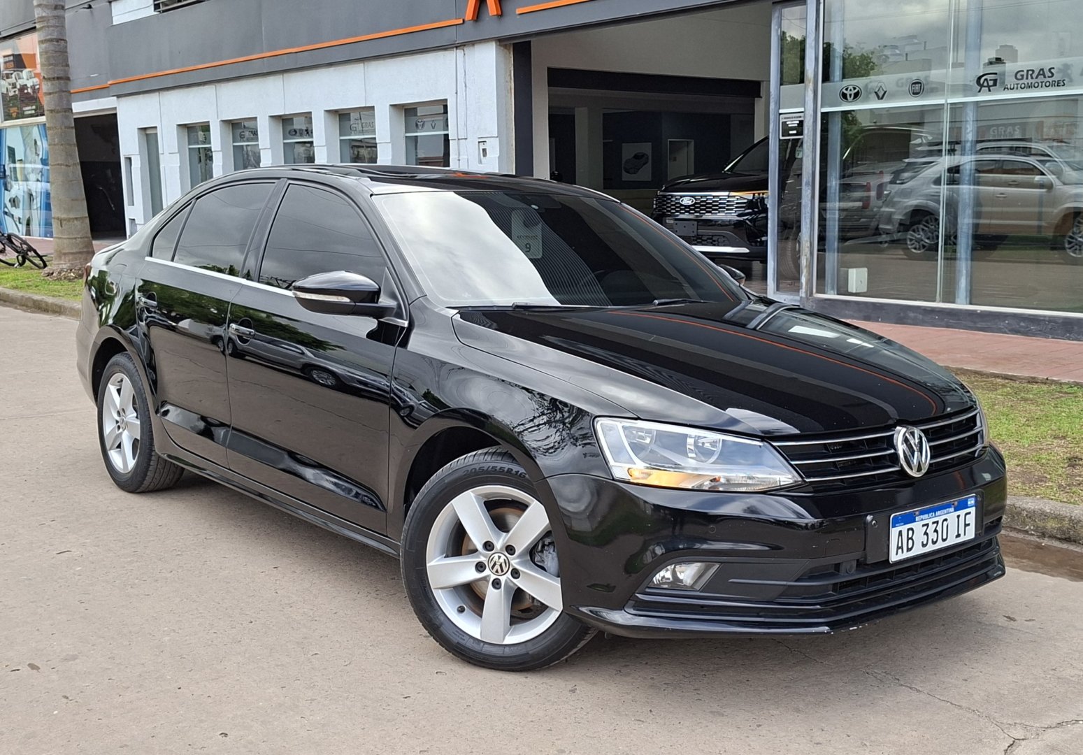 VOLKSWAGEN VENTO 1.4 TSi HIGHLINE DSG L/17