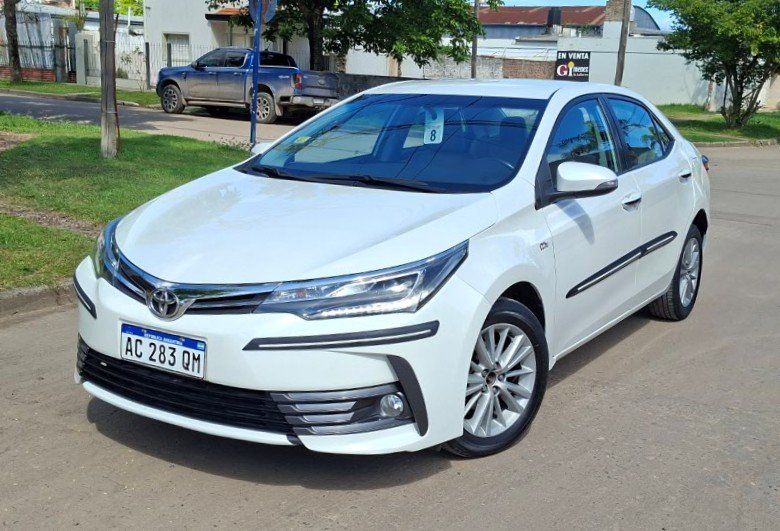 TOYOTA COROLLA 1.8 XEi PACK CVT L/17