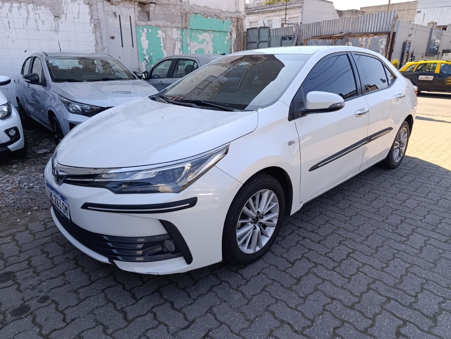 TOYOTA COROLLA 1.8 XEi PACK CVT L/17