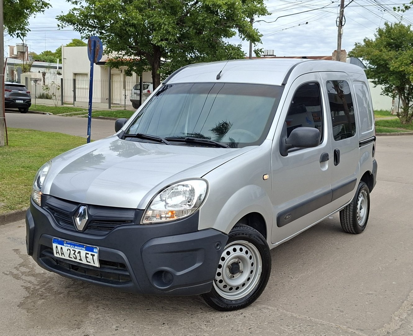 RENAULT KANGOO 1.6 FURGON CONFORT 5As. 2 PLC L/14 c/ GNC