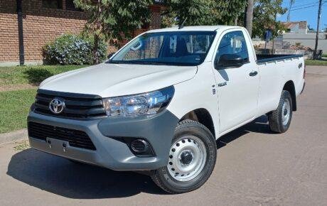 TOYOTA HILUX 2.4 DX CS 4X4 6MT L/22 0KM