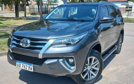 TOYOTA HILUX SW4 2.8TD SRX 4×4 AT 7 As 2019