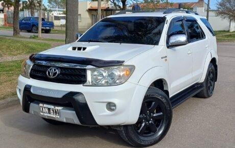 TOYOTA HILUX SW4 3.0 SRV 4×4 AT 2011