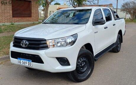 TOYOTA HILUX 2.4 TDi DX DC 4X2 6MT 2023