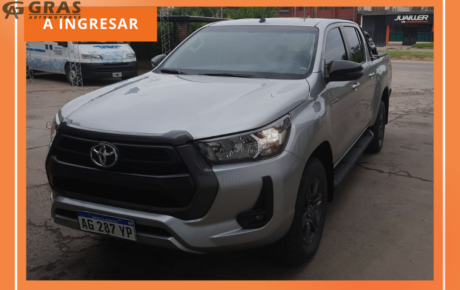TOYOTA HILUX 2.4 TDi SR DC 4×2 6MT L/21 2023