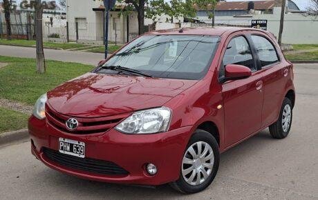 TOYOTA ETIOS 1.5 XS 6MT 5P 2015